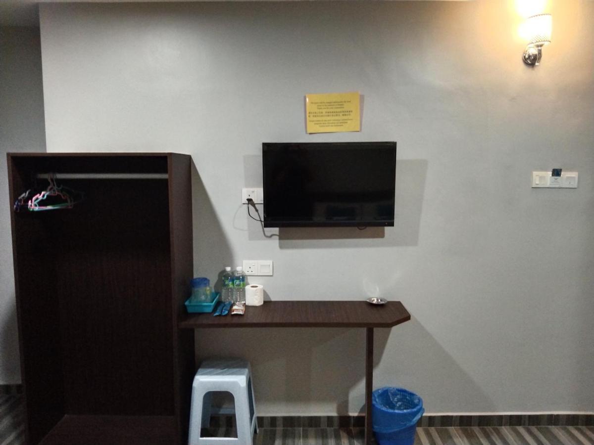 One World Hotel Kulai Exterior foto